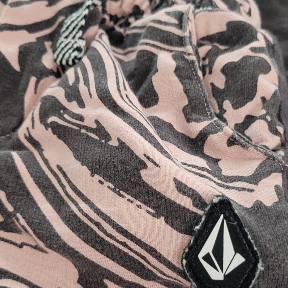 Volcom short set - Picture 2 of 4